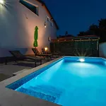 3 Bedroom Beautiful In * Peroj