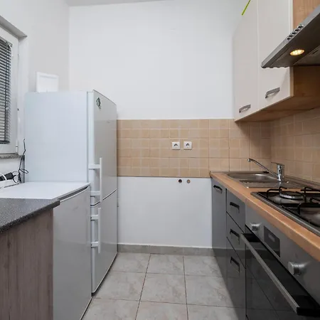 3 Bedroom Beautiful In * Peroj