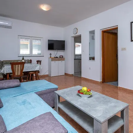 3 Bedroom Beautiful In Apartamento *