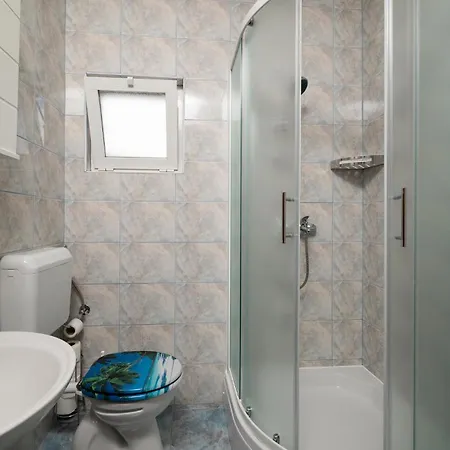 Stunning In With Wifi Apartment Peroj